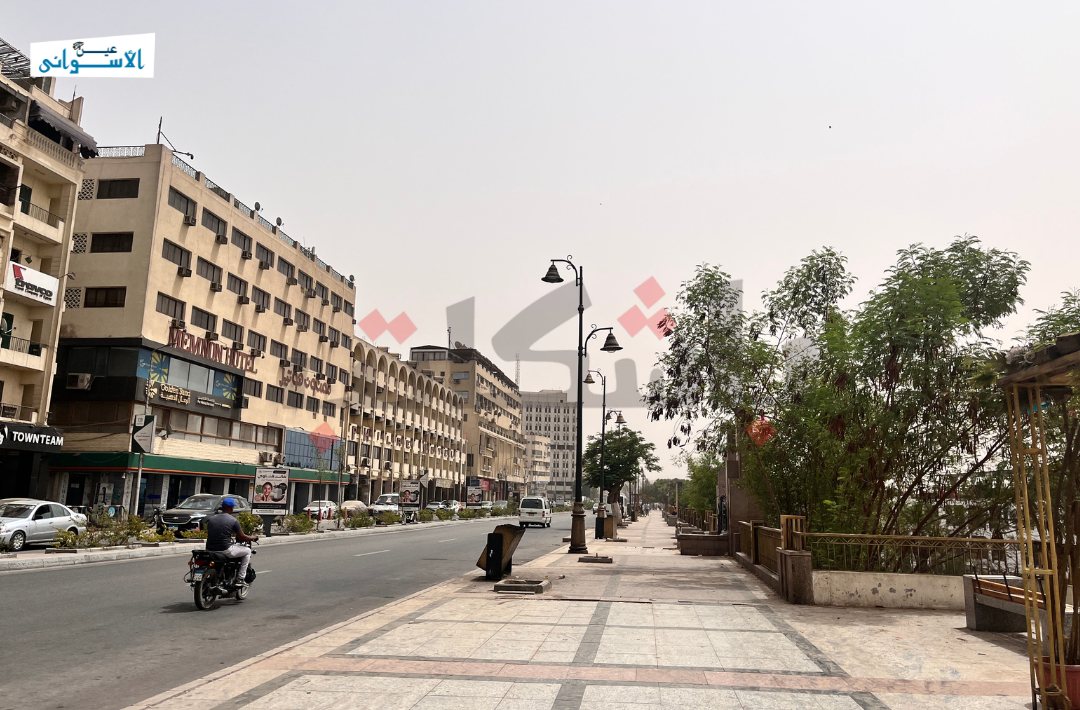 عاصفة ترابية بأسوان