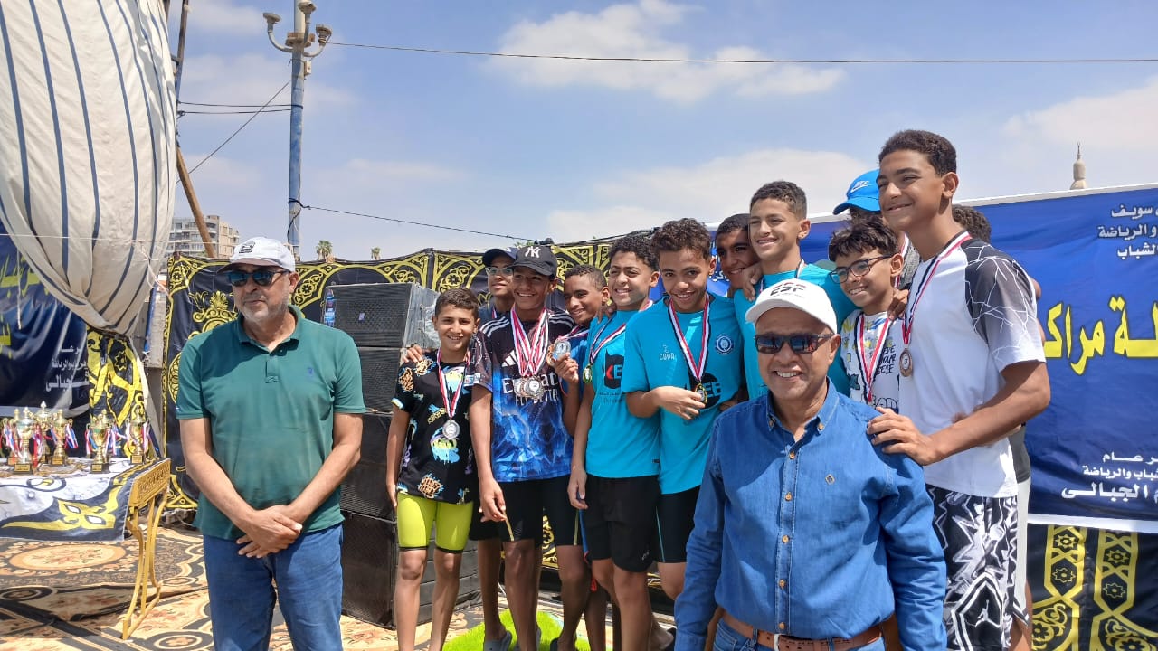 منتخب أسوان للسباحة