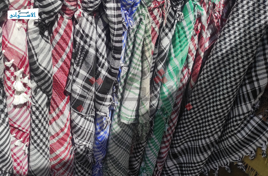 حنظلة والكوفية الفلسطينية