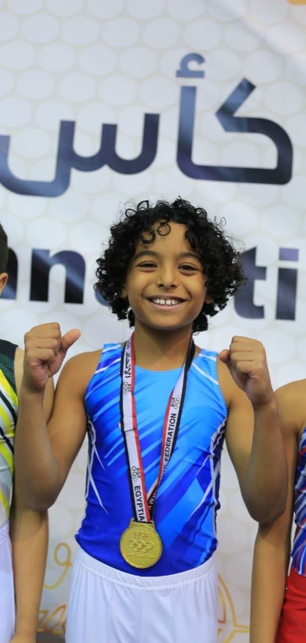 لاعب جمباز آسر سمير