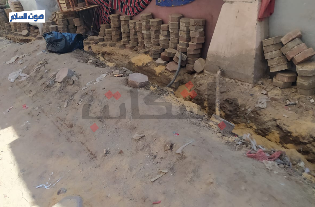 أعمال صيانة بشارع زيدان وكابلات الكهرباء المكشوفة