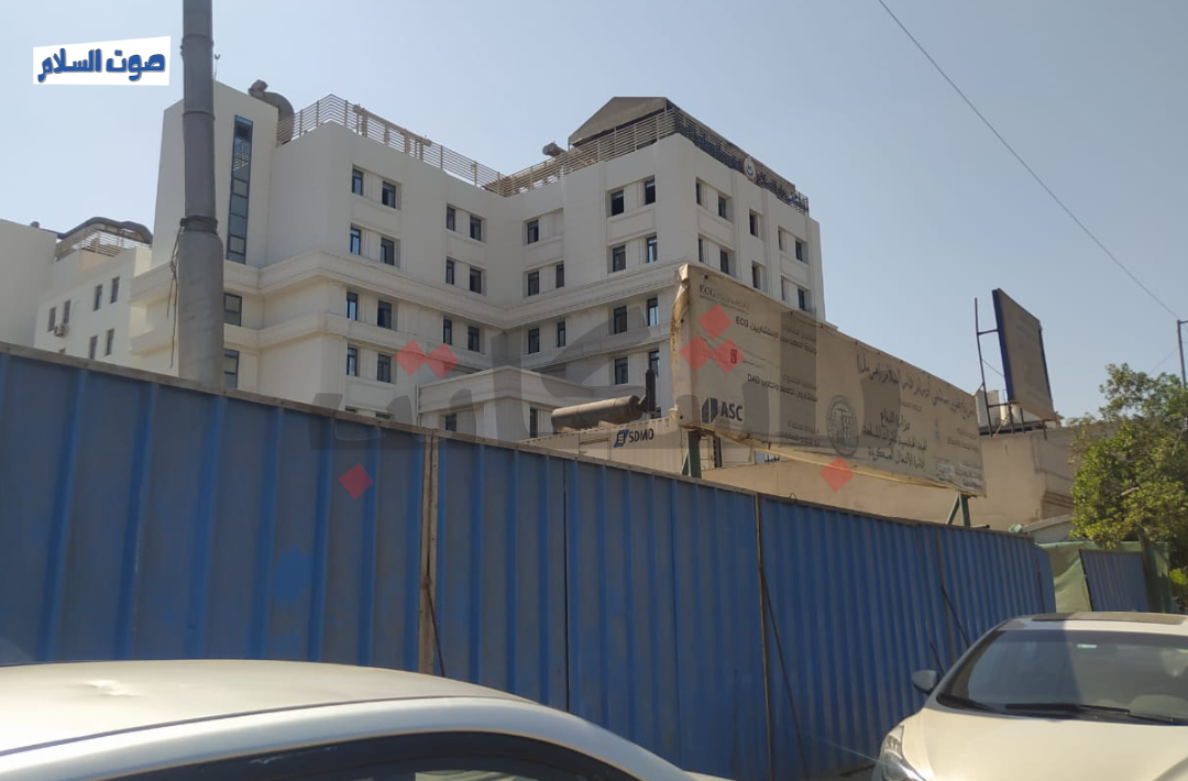 أسرة رعاية بالمستشفيات