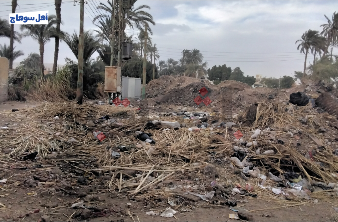تراكم القمامة في نجع الماسخ بمحافظة سوهاج