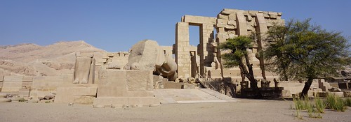 تمثال رمسيس الثاني