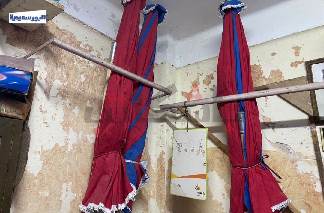 ورشة القزاز لصناعة الشماسي في بورسعيد