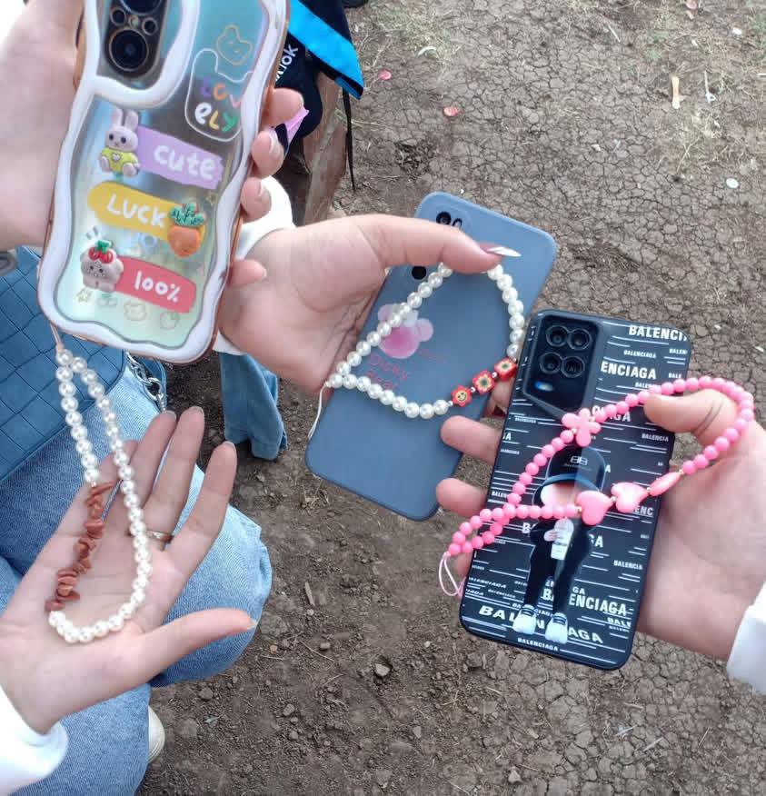 "بسملة".. حوّلت "الإكسسورات" من هواية إلى مصدر دخل بالمنصورة