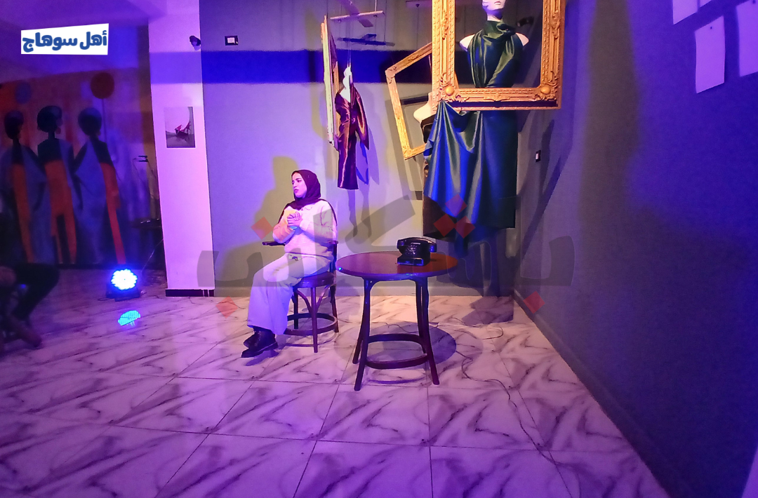 قعدة فن قضايا المسرح في سوهاج