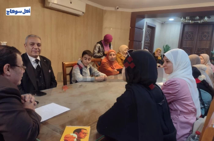 "محاكمة التواصل الاجتماعي" عرض مسرحي في سوهاج