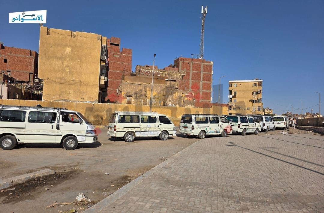 كسر ماسورة مياه أسفل نفق بأسوان