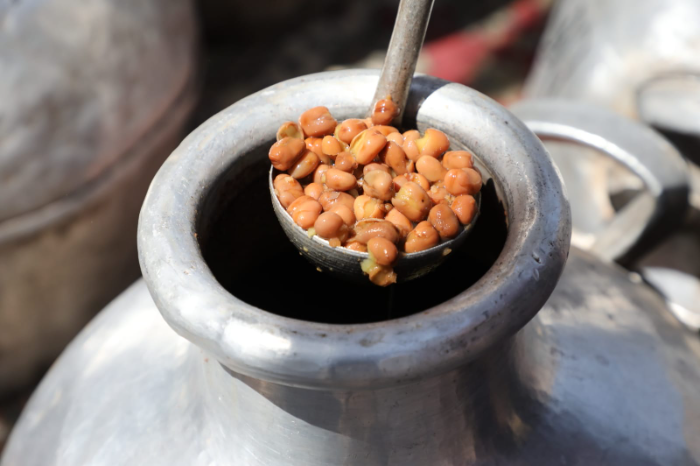 الفول يهدده الدولار والحرب