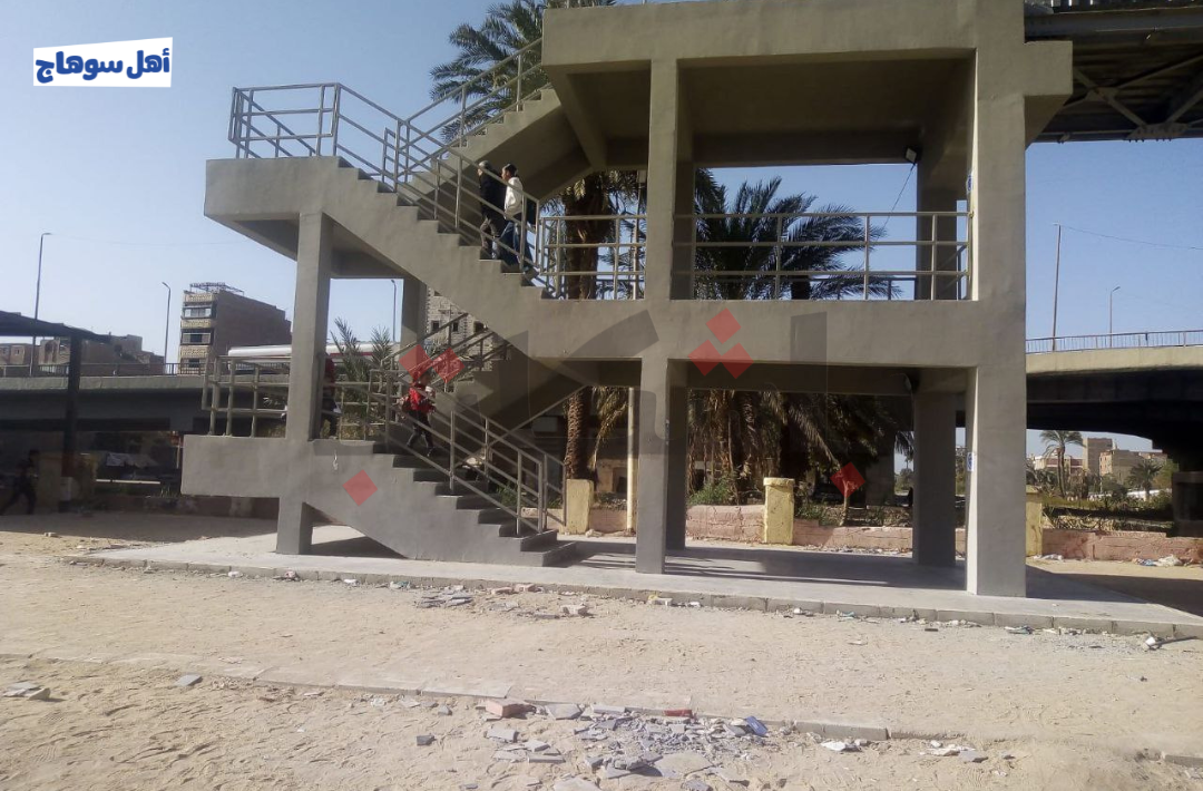 كوبري مزلقان السكة الحديد في سوهاج