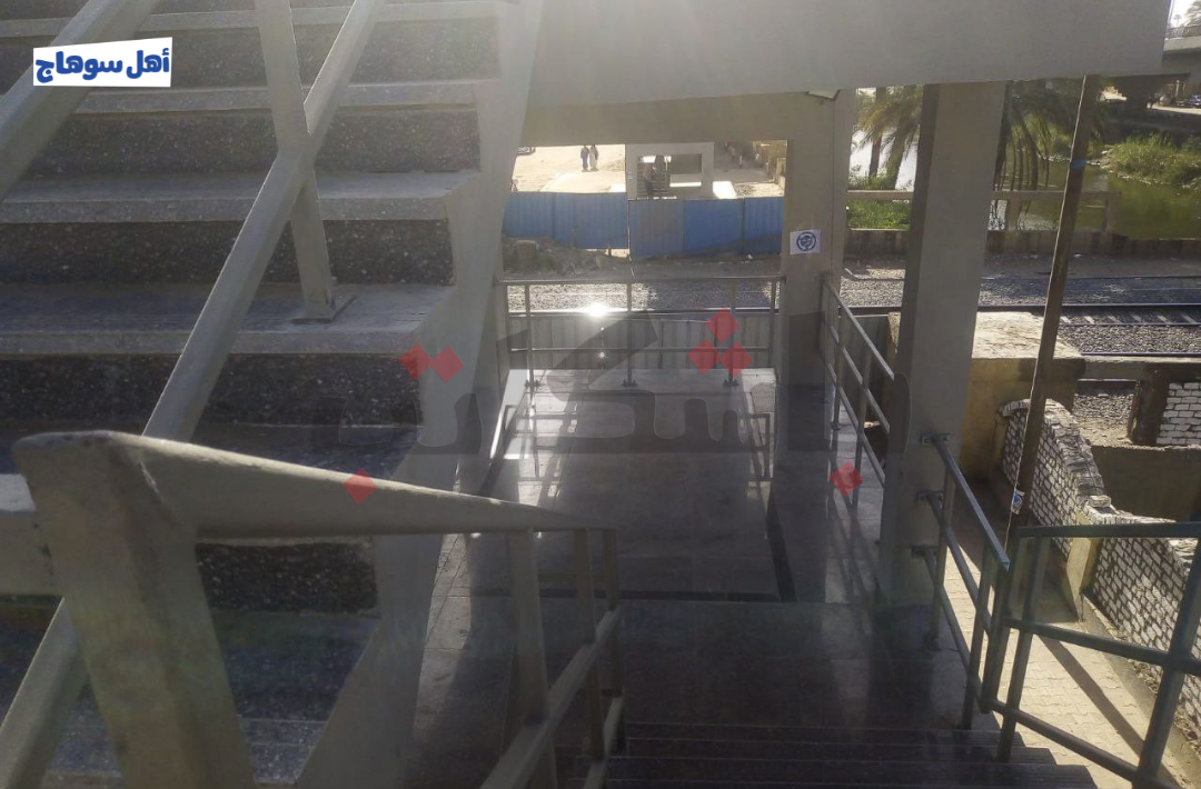 كوبري مزلقان السكة الحديد في سوهاج