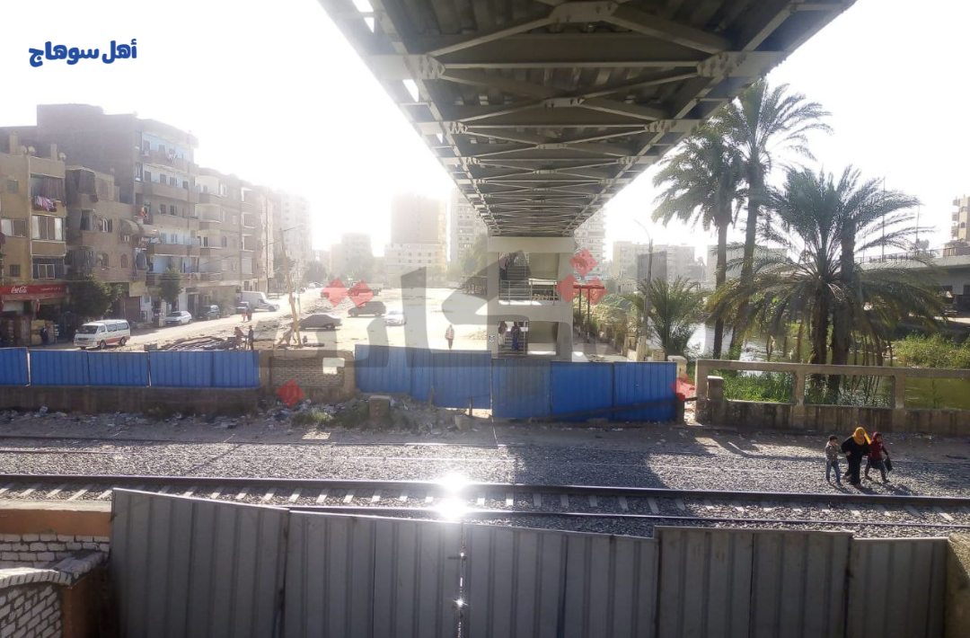 كوبري مزلقان السكة الحديد في سوهاج