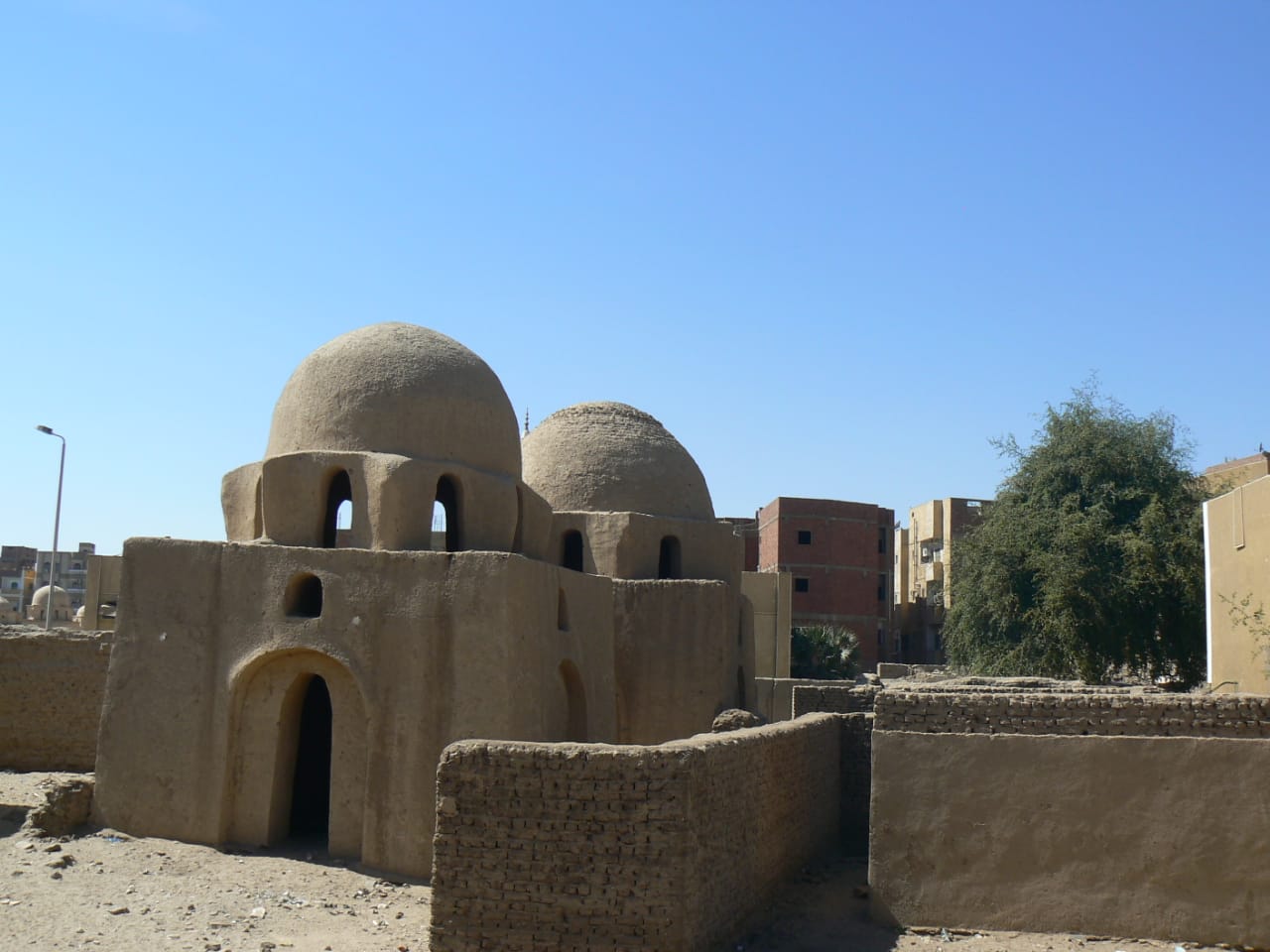 جبانة العناني البقيع الأسواني