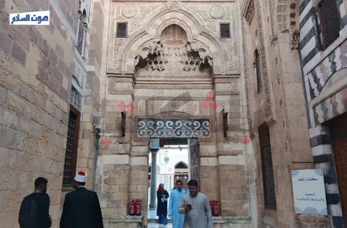 مسجد المؤيد شيخ يحكي روعة العمارة المملوكية (ألبوم صور)
