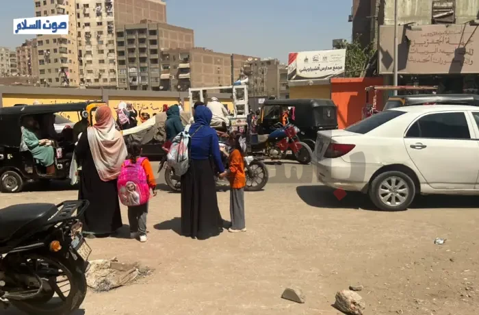 "الطريق مش آمن".. أهالي يطالبون بمطب أمام مجمع مدارس الشبراويشي
