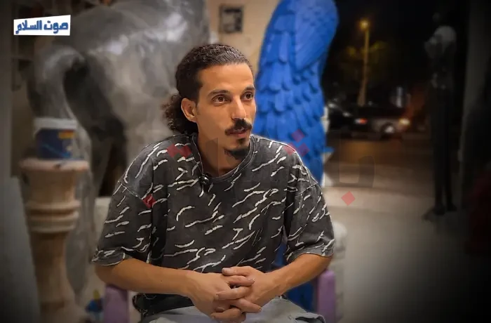 من ألعاب الطفولة إلى النحت.. "مصطفى" يحاكي الفن بلمسات يده (فيديو)