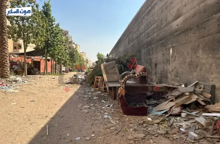 عند مخرج الدائري.. سكان "عزبة خير الله" يشكون تراكم القمامة