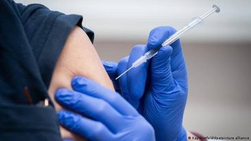 مجلس الوزراء: لا صحة لدفع رسوم الجرعة الثالثة للقاح كورونا