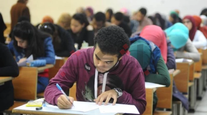 تفاوت آراء طلاب"الإعدادية" حول مستوي "العربي" 