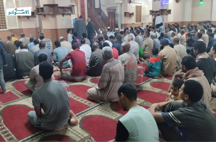 إقبال كثيف على مساجد أسوان خلال أول أيام رمضان