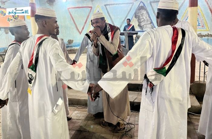 فرقة «دنقلا» تشعل مسرح مهرجان أسوان.. وسودانيون: «حركت مشاعرنا»
