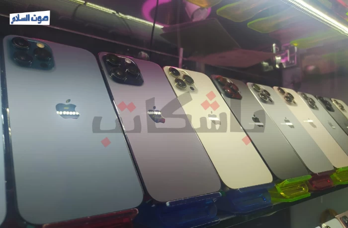 خسائر ضخمة.. تجار الهواتف يواجهون أزمة الضرائب الجمركية الجديدة