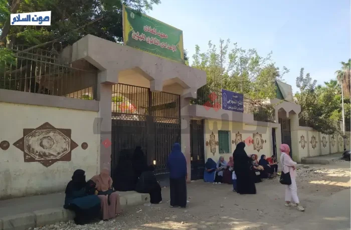 "الدراسات" تقلق طلاب الإعدادية في ثاني امتحانات "الأزهر"