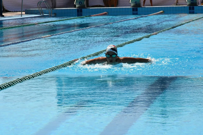 المنيا تتصدر المشهد في بطولة الصعيد الصيفية للسباحة 