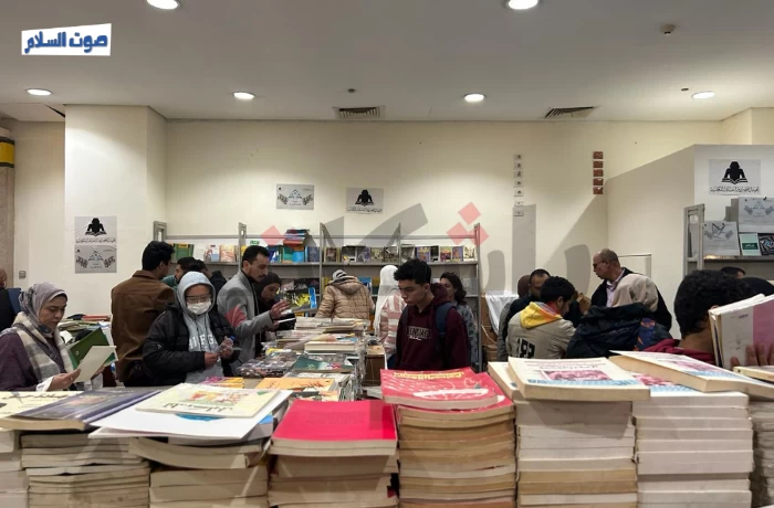 زوار معرض الكتاب يشتكون من مبادرة "مكتبة لكل بيت".. ما القصة؟