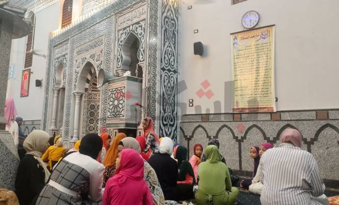 أهالي أسوان يصلون العيد في مسجد أبو شوك بعد تطويره