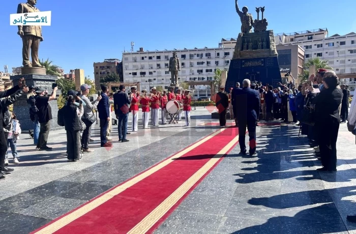 محافظ أسوان يحتفل بالعيد القومي ويلغي الفعاليات للسنة الرابعة