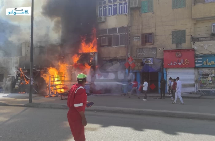 شهود عيان يكشفون سبب اندلاع حريق بعمارة سكنية في منطقة السيل
