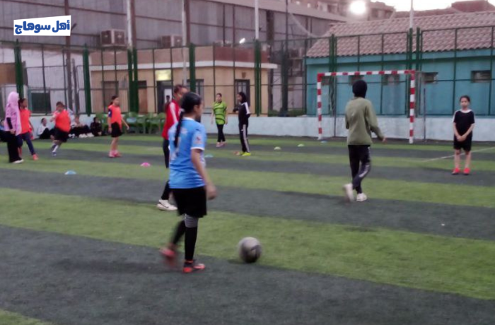 "ألف بنت ألف حلم" فتيات سوهاج يتحدّين قيود الساحرة المستديرة