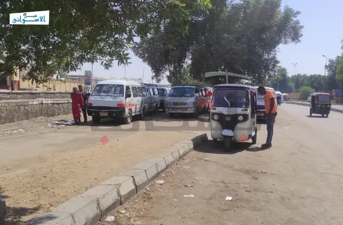 بزيادة 7 جنيهات.. استياء طالبات الجامعة بأسوان بعد رفع أسعار البنزين