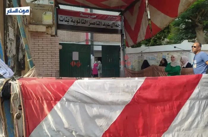 توقف المراوح يثير غضب الطلاب في امتحان الإنجليزية