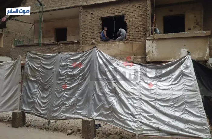 "آيلة للسقوط".. أسر مصرية تواجه التشريد أو الموت تحت الأنقاض