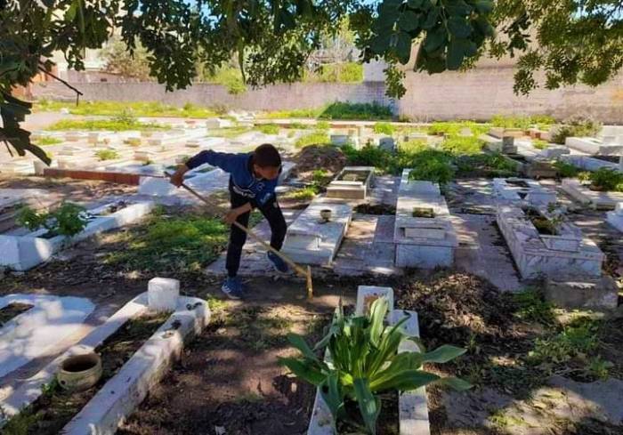 بمشاركة الشباب والأطفال.. حملة لنظافة مقبرة زاوية الجديدي