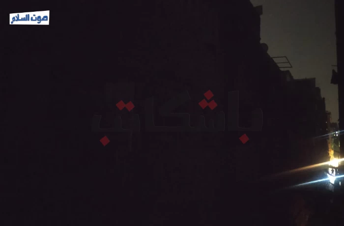 انقطاع الكهرباء يربك أهالي دار السلام.. هل تعود خطة تخفيف الأحمال؟