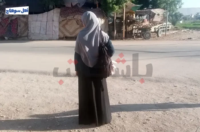 "تعبنا من المشاوير".. عبء مواصلات الدروس على فتيات قرى ساقلتة