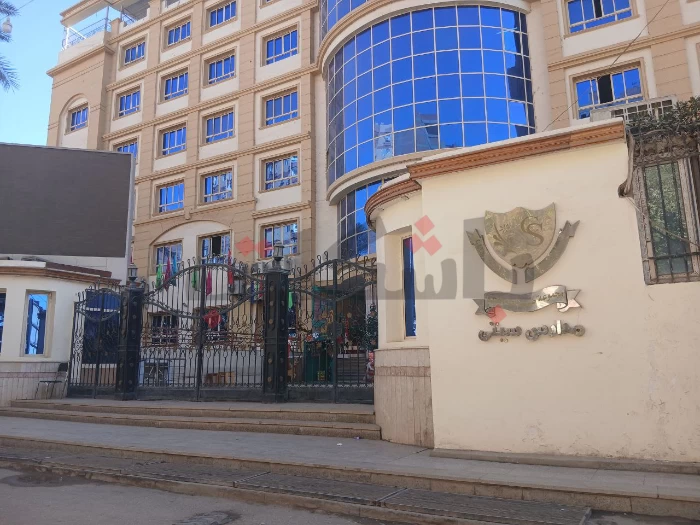 طلاب الصف الأول الإعدادي يبدأون امتحانات نصف العام بمادة اللغة العربية