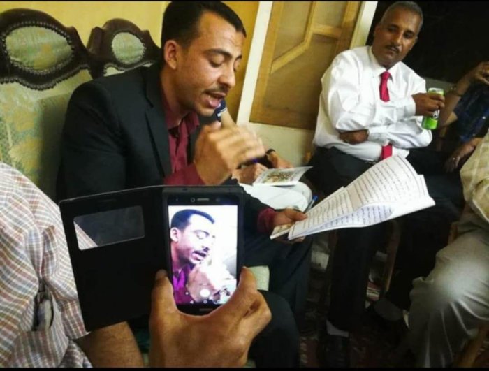 من صعيد مصر إلى الإمارات.. رحلة شاعر يبحث عن الضوء بين القصائد (حوار)